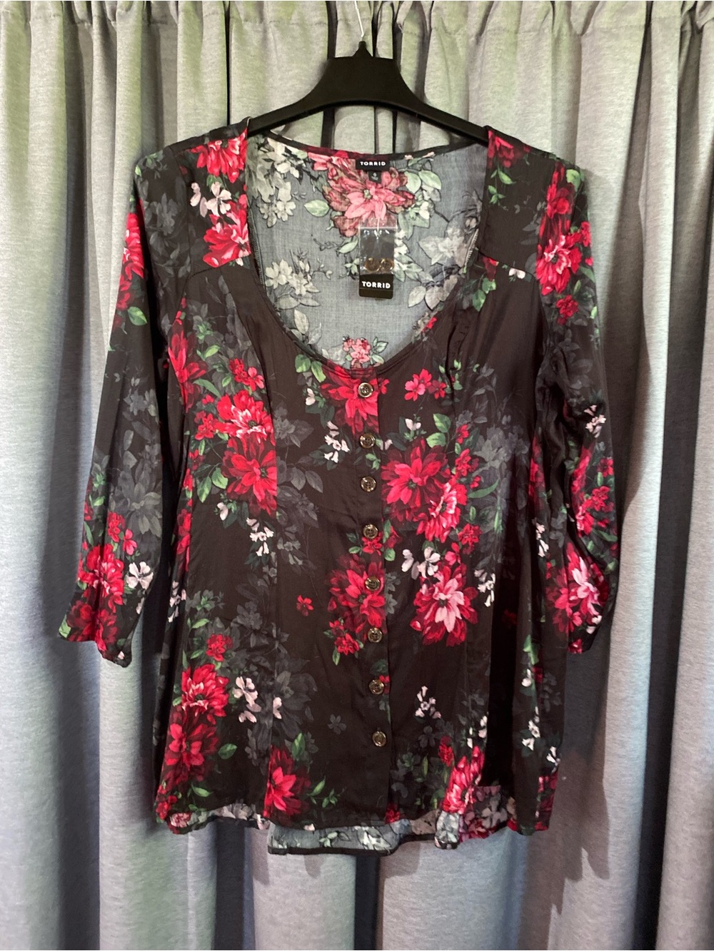 torrid Black Floral Button-Front Scoop Neck Blouse